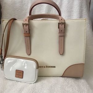 Vintage Dooney & Bourke bag Cream and  pink hand bag .